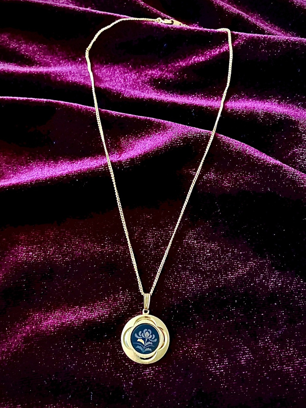 Vintage Damascene Necklace
16” gold tone